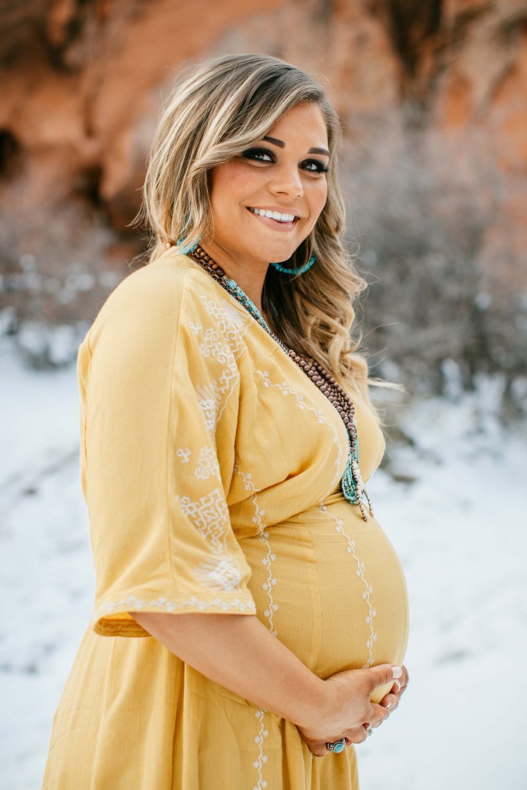 Red Rock Maternity Shoot at Diamond Fork  Canyon Tines 